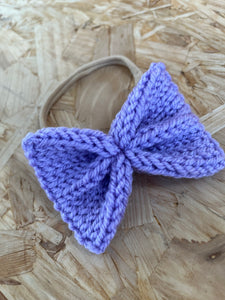 Knitted bow accessory